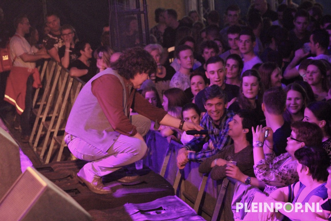 Dennie Christian    (80)